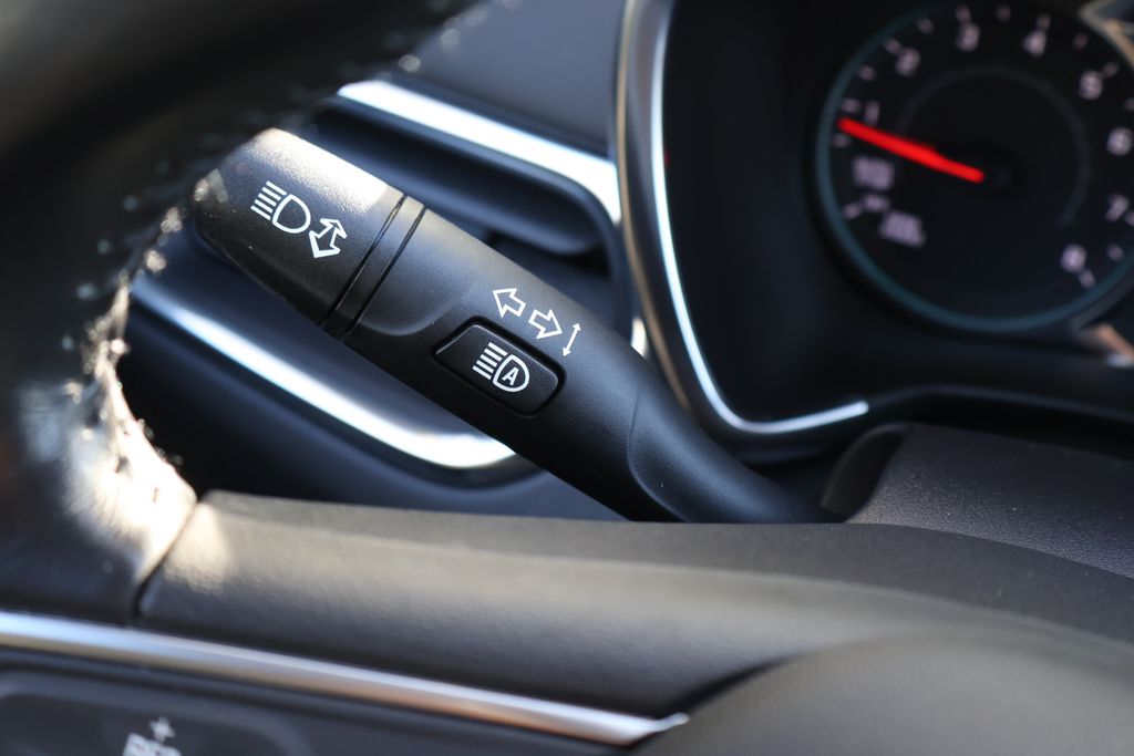 Thumbnail: 2022 Chevrolet Equinox - 25