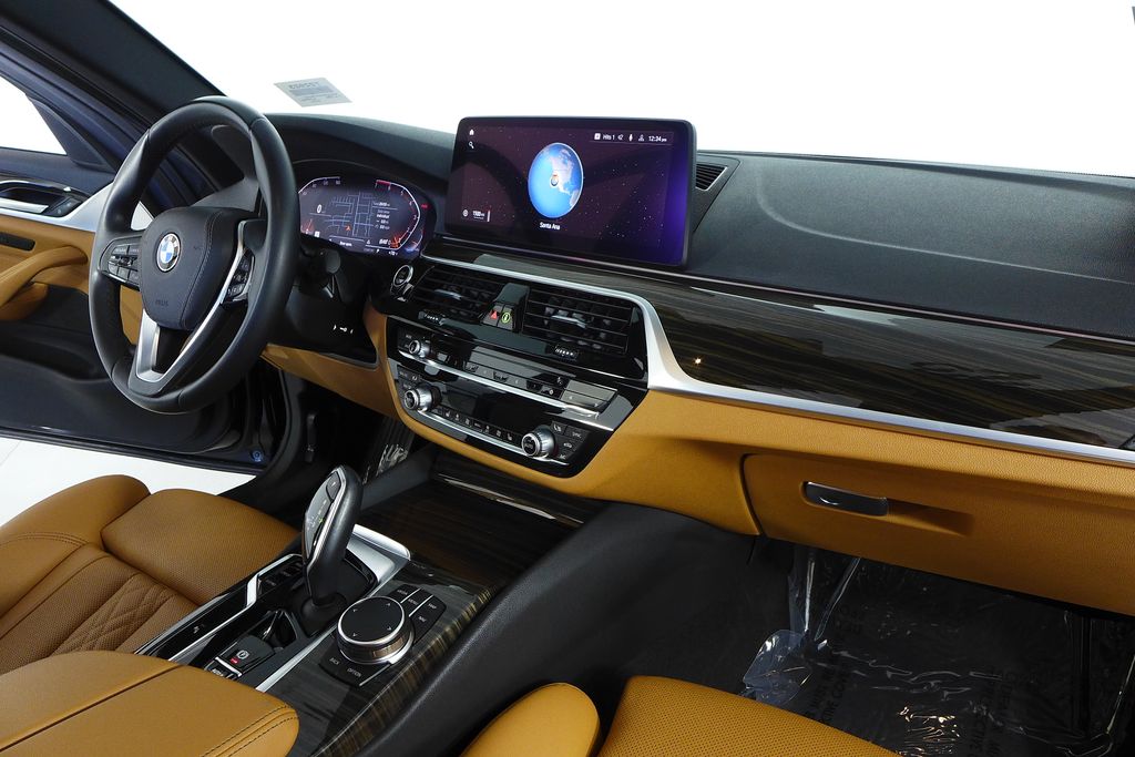 Thumbnail: 2023 BMW 5 Series - 13