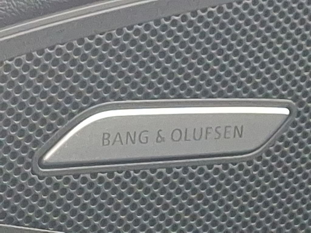 Thumbnail: 2025 Audi Q6 e-tron - 25