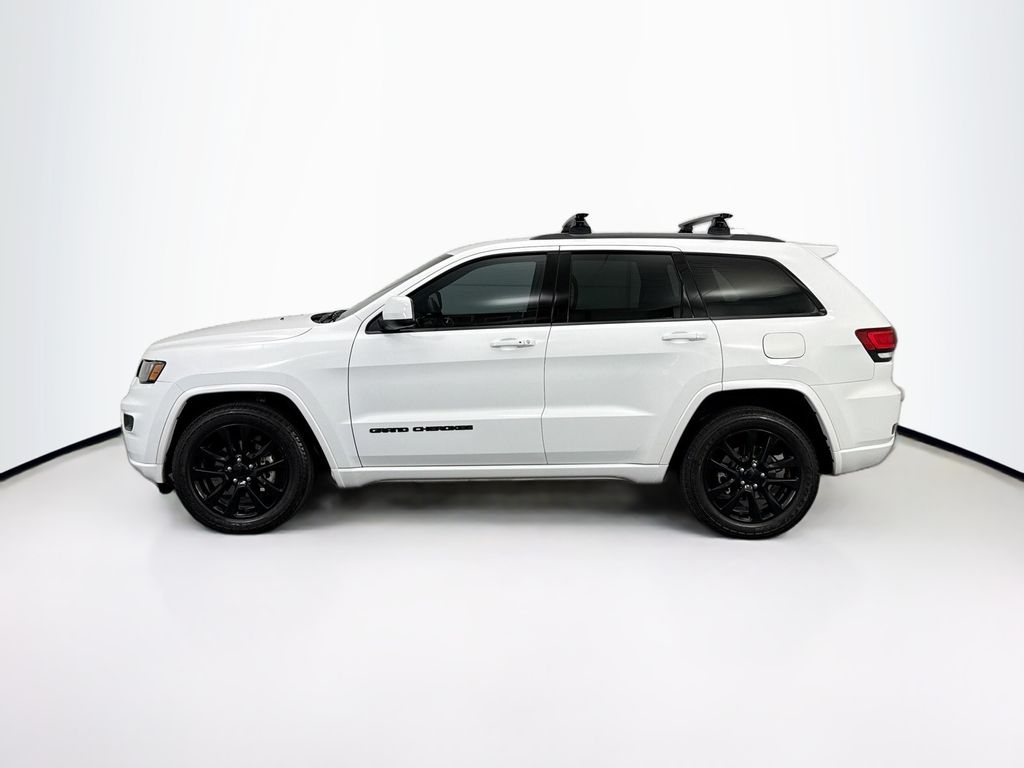 Thumbnail: 2017 Jeep Grand Cherokee - 8