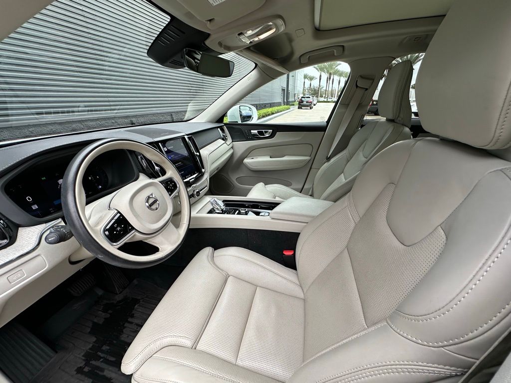 Thumbnail: 2023 Volvo XC60 - 4