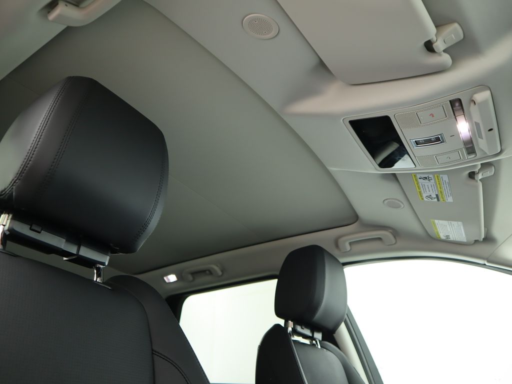 Thumbnail: 2024 Land Rover Discovery Sport - 19