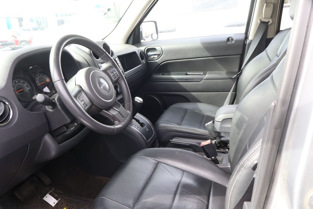 Thumbnail: 2017 Jeep Patriot - 10