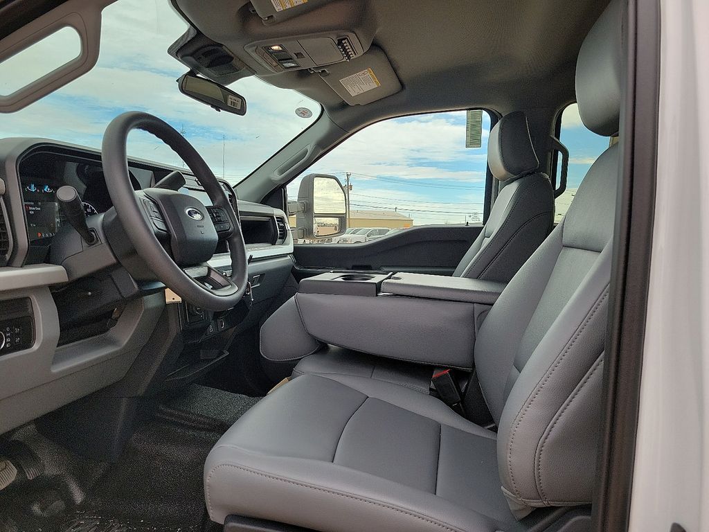 New 2026 White Ford XL image 19