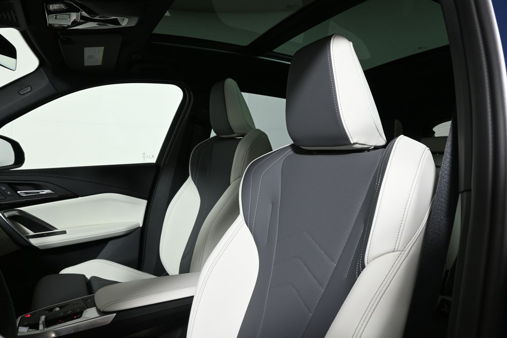 Thumbnail: 2026 BMW X1 - 16