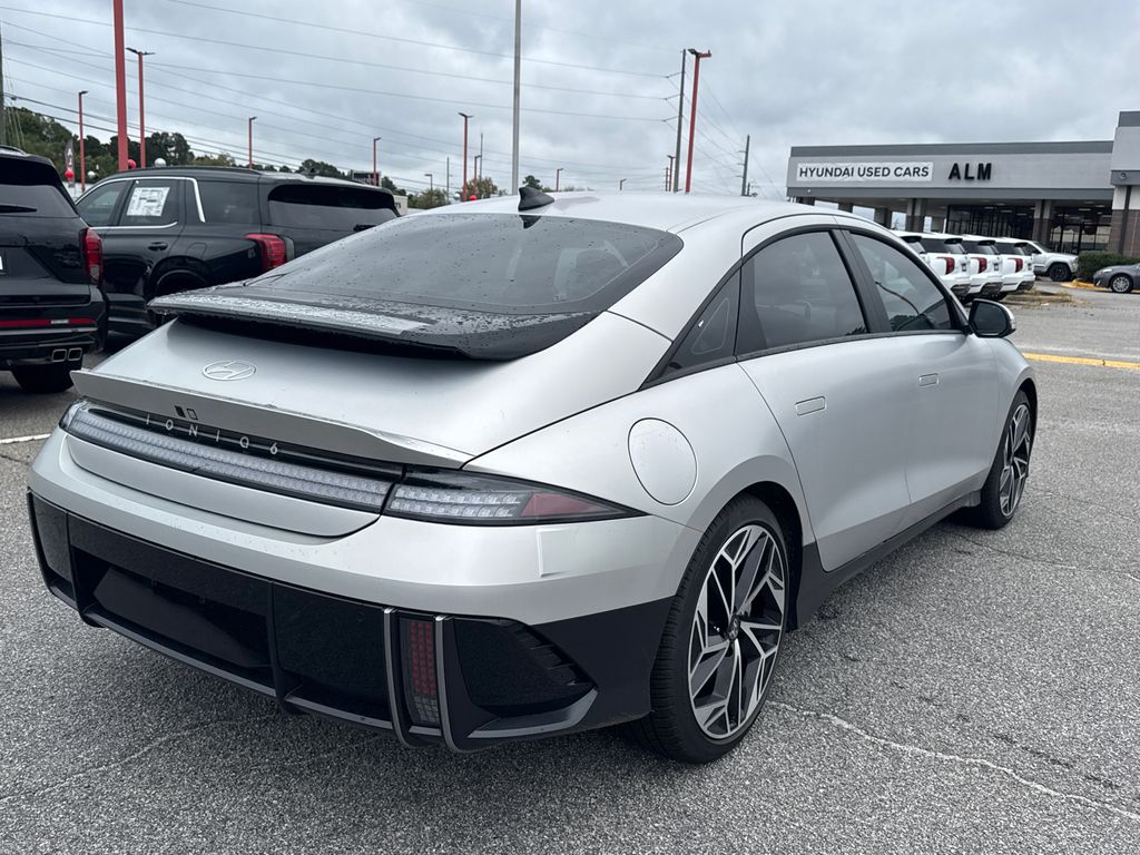 2025 Hyundai Ioniq 6 SEL photo 5
