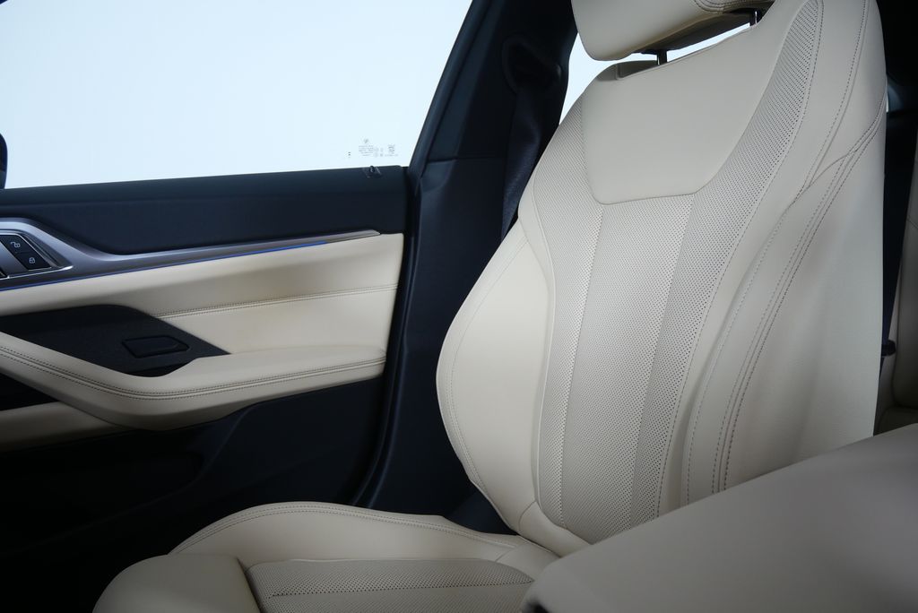 Thumbnail: 2025 BMW i4 - 23