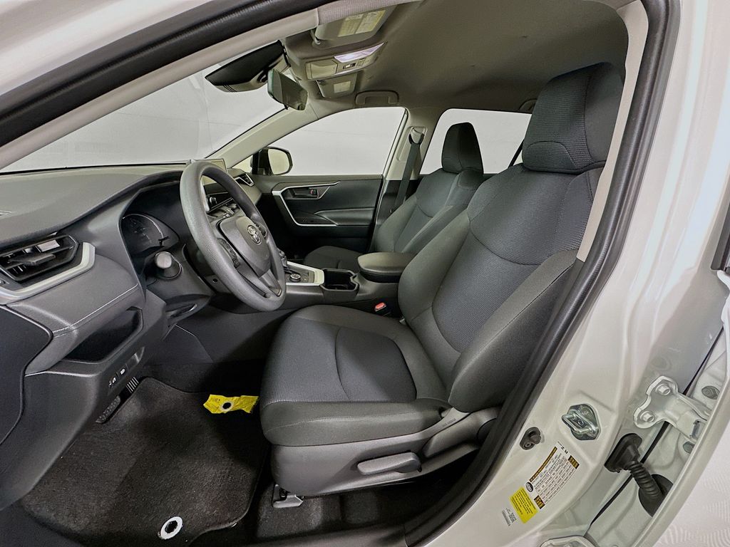 Thumbnail: 2025 Toyota RAV4 - 21