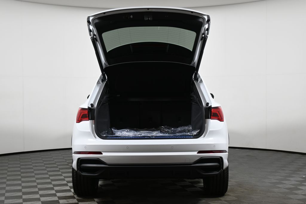 Thumbnail: 2025 Audi Q3 - 28