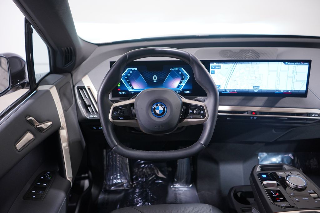 Thumbnail: 2023 BMW iX - 11