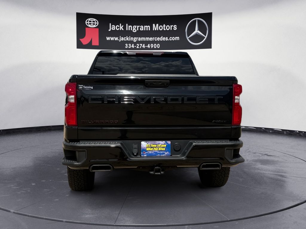 View vehicle photo 4