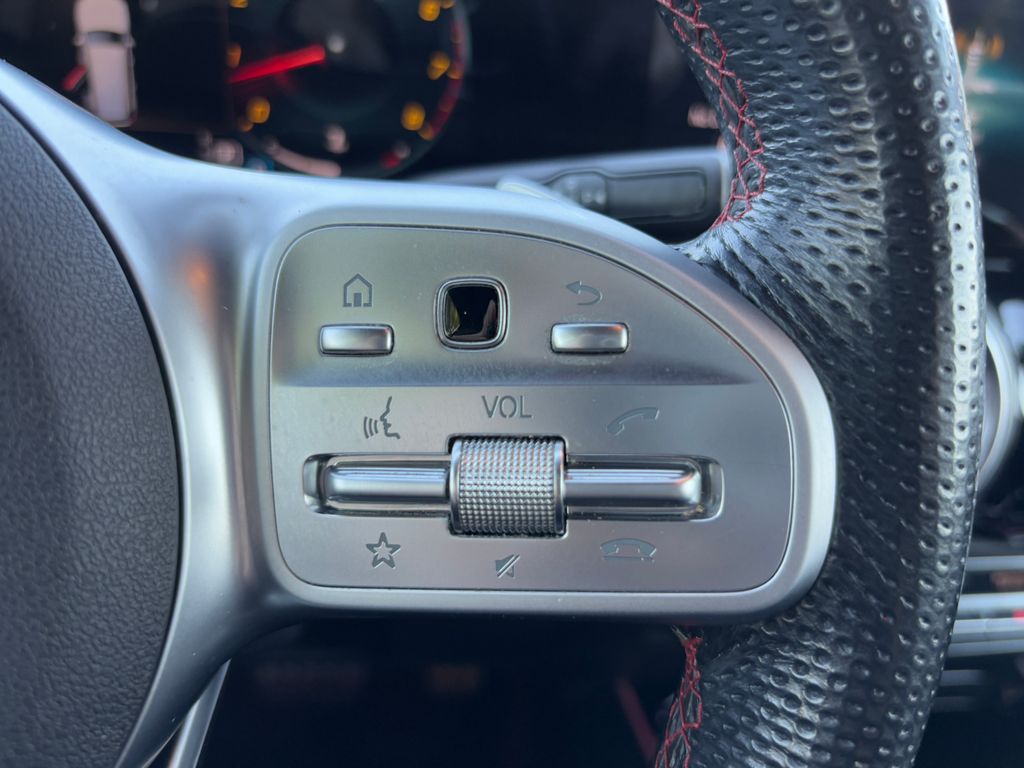 Thumbnail: 2020 Mercedes-Benz GLB - 13