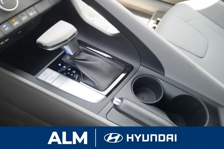 New 2026 White Hyundai SE image 24