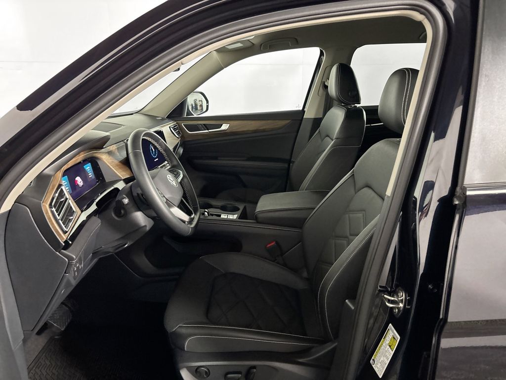 2025 Volkswagen Atlas 2.0T SE