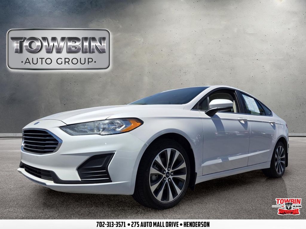 White Platinum Clearcoat Metallic 2019 Ford Fusion SE AWD Sedan All-Wheel Drive 6-Speed Automatic