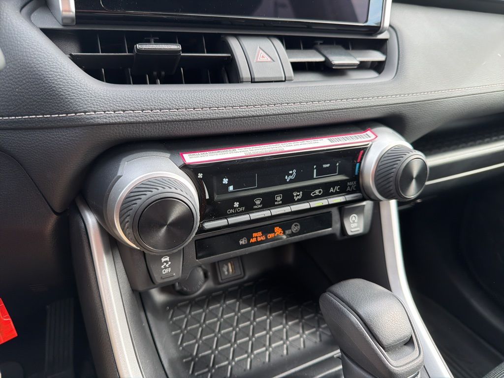 Thumbnail: 2024 Toyota RAV4 - 30