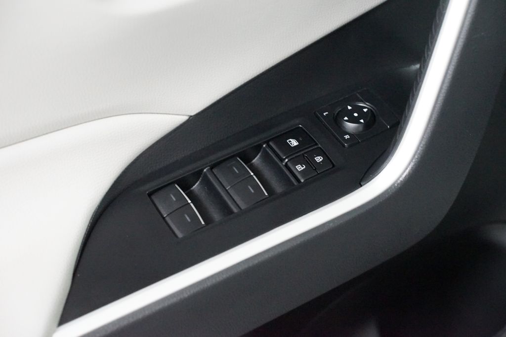Thumbnail: 2024 Toyota RAV4 - 31