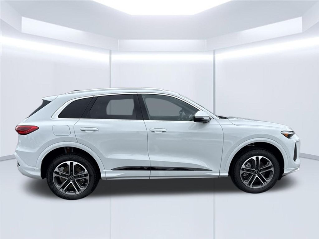 Thumbnail: 2026 Audi Q5 - 6