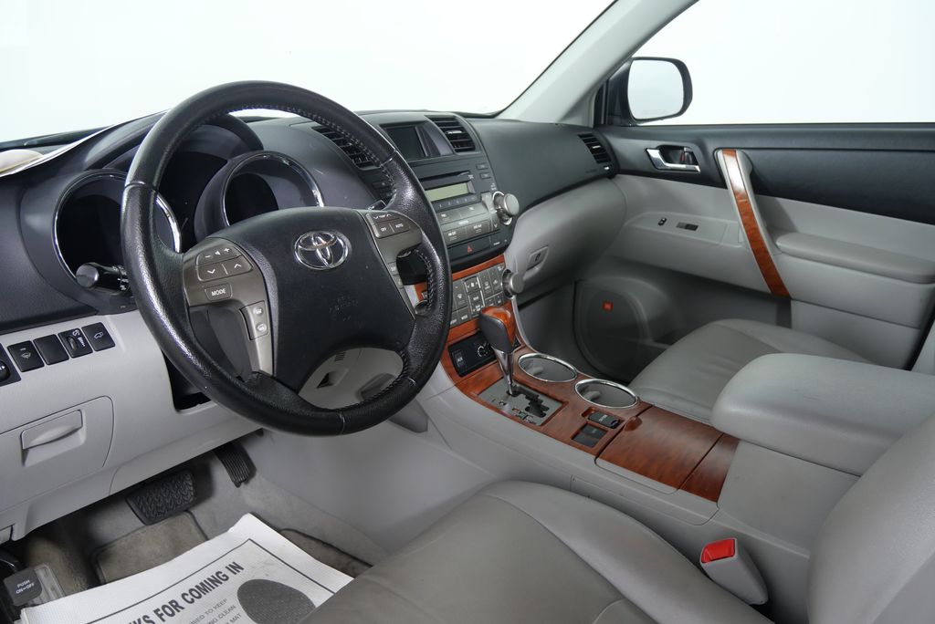 2010 Toyota Highlander Limited 12