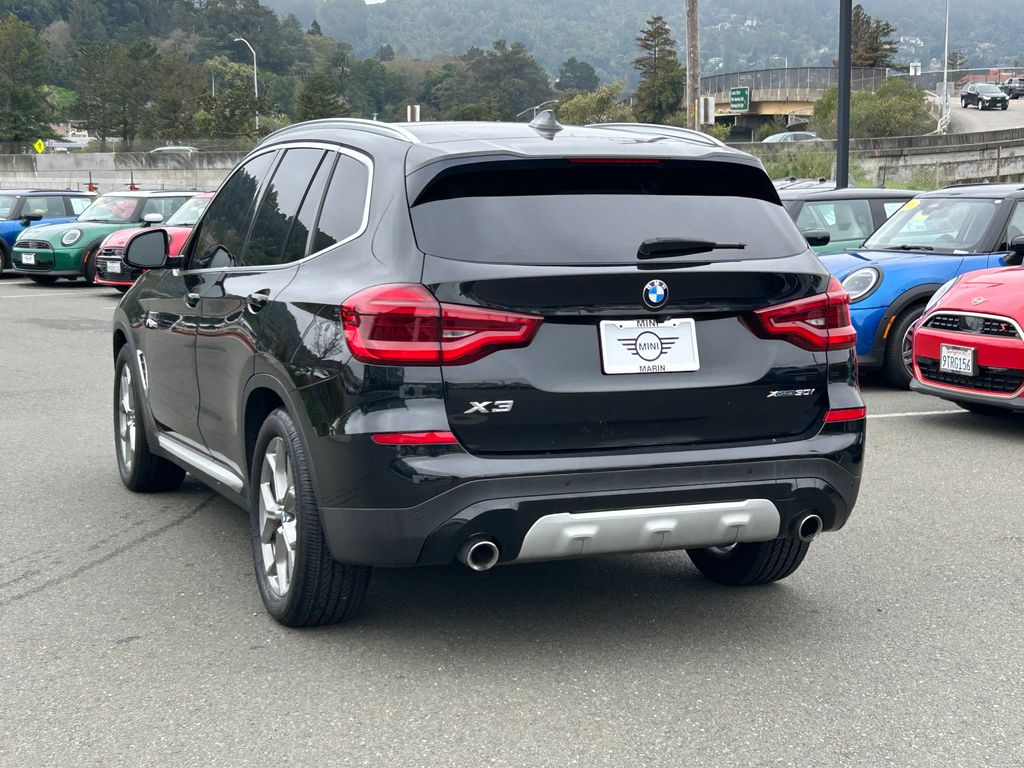 Thumbnail: 2021 BMW X3 - 3