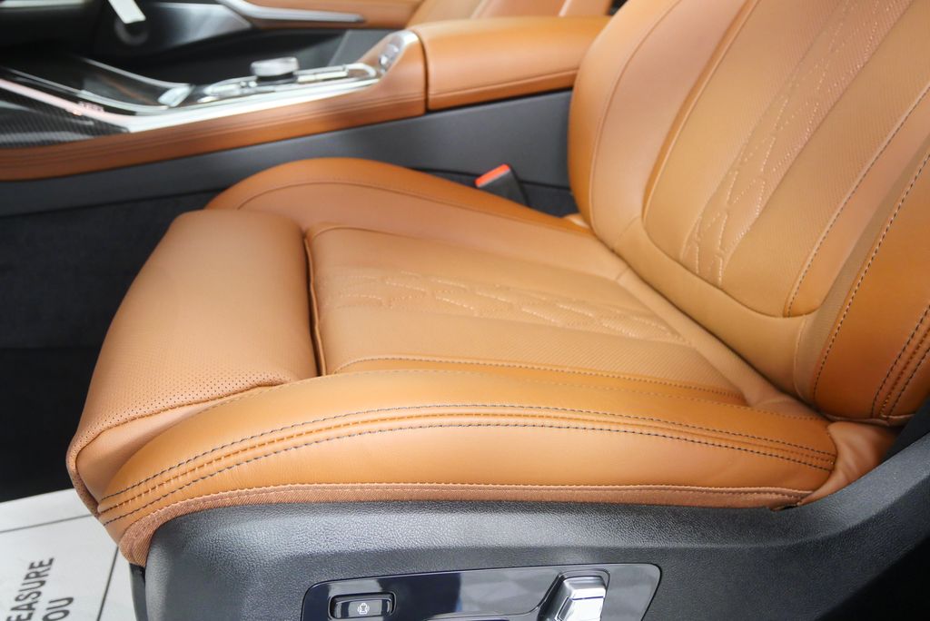 Thumbnail: 2027 BMW X7 - 10