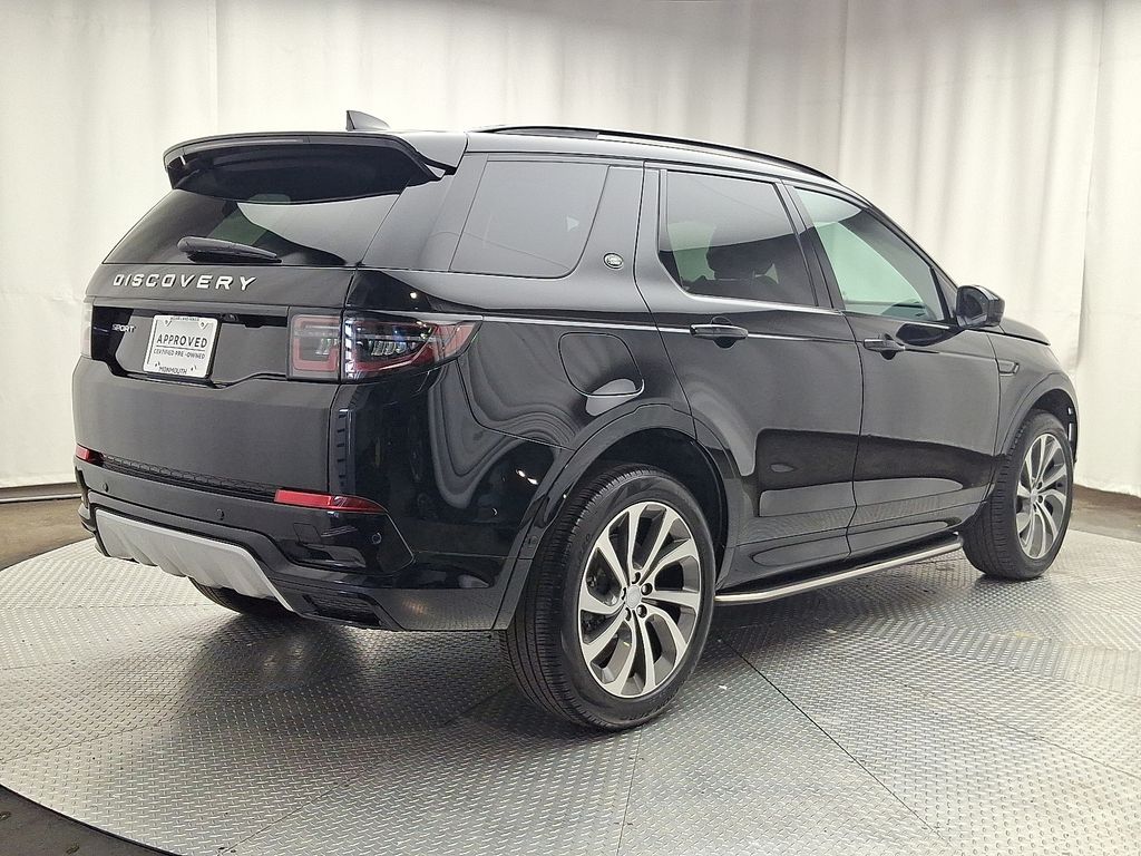 Thumbnail: 2025 Land Rover Discovery Sport - 4