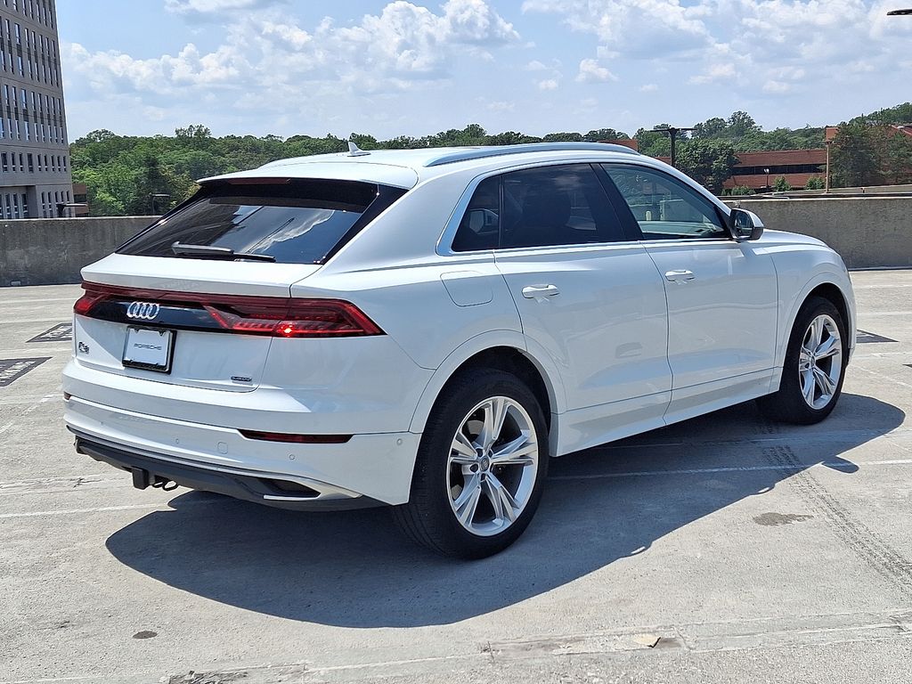 Thumbnail: 2020 Audi Q8 - 8