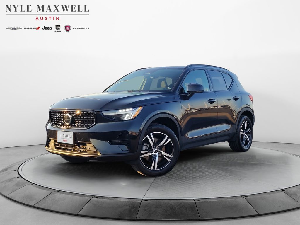 Used Car 2024 Volvo Xc40  B5 Core For Sale Under $30,000 In Austin, Texas
