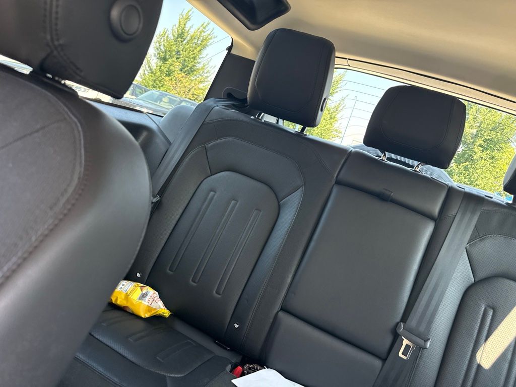Used 2021 Green Land Rover First Edition image 20