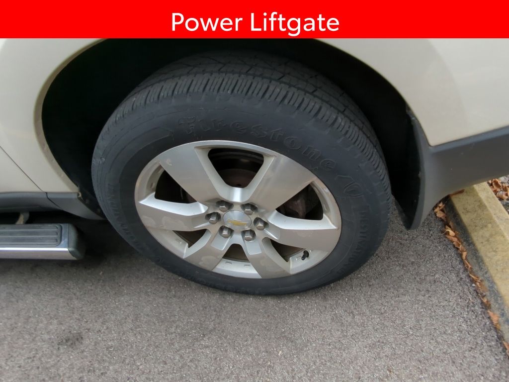 View vehicle photo 5