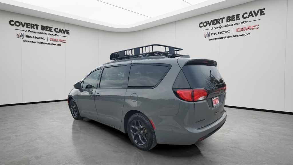 Used Car 2020 Chrysler Pacifica  Touring L Plus For Sale Under $25,000 In Austin, Texas