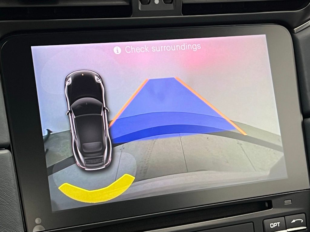 Thumbnail: 2019 Porsche 911 - 26