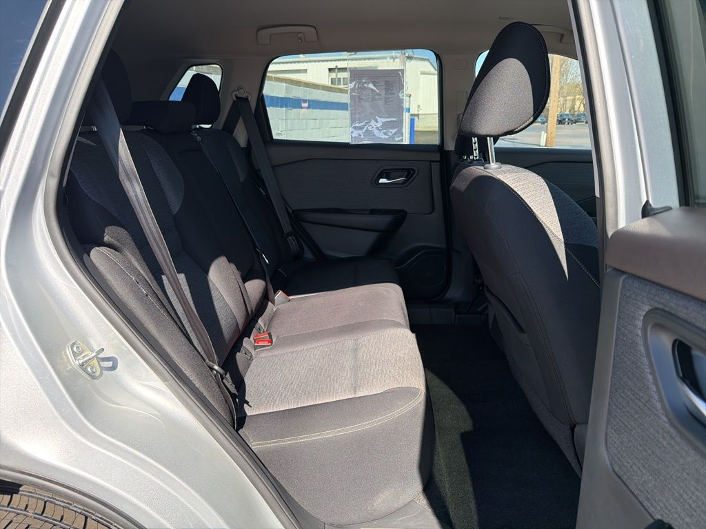 Thumbnail: 2023 Nissan Rogue - 21