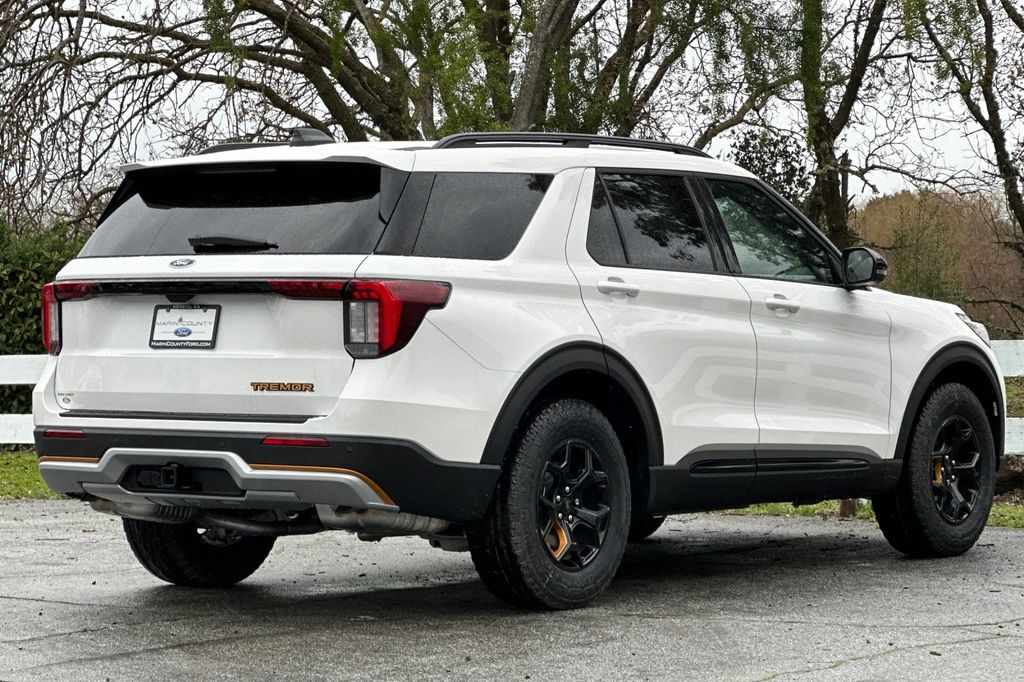 New 2026 White Ford Tremor image 4
