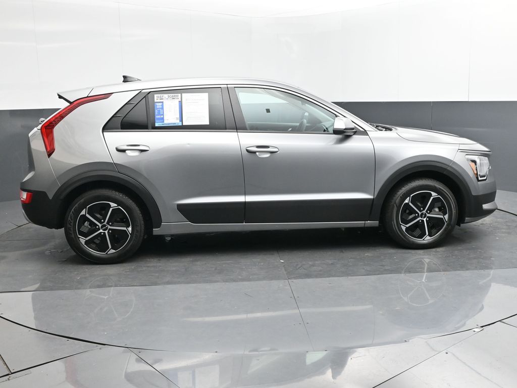 2023 Kia Niro LX