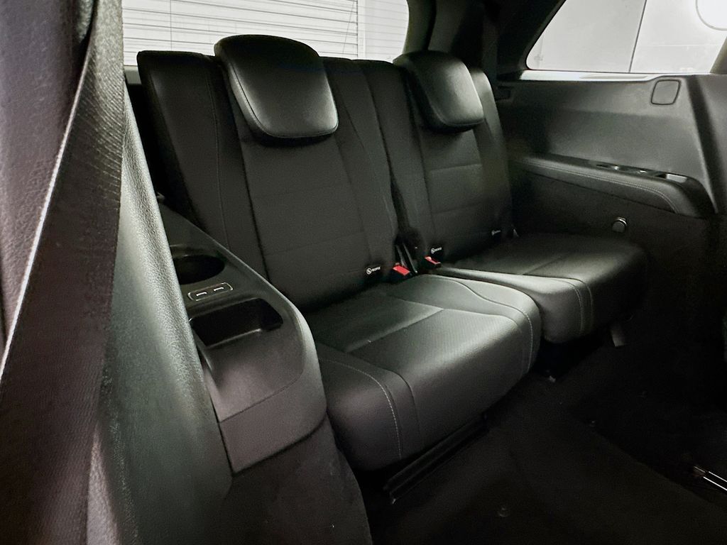 Thumbnail: 2025 Mercedes-Benz GLS - 28