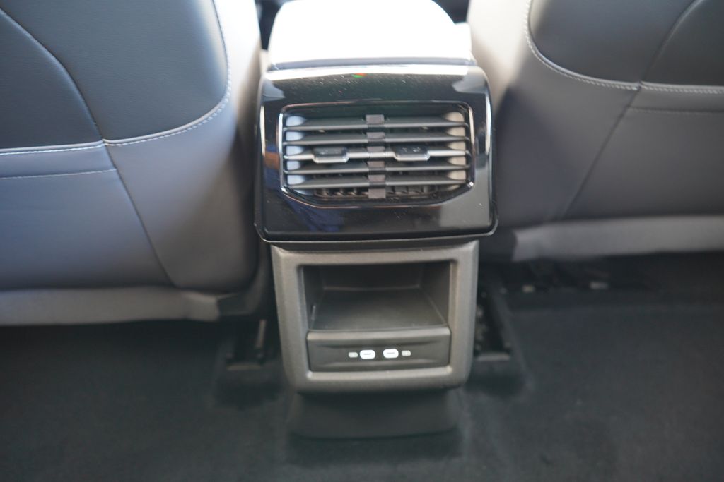 2025 Volkswagen ID.4 Pro 17