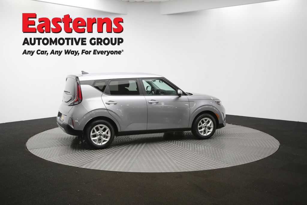 Used 2023  Kia LX image 42