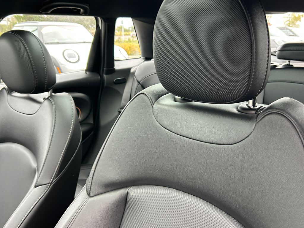 Thumbnail: 2023 MINI Cooper - 14