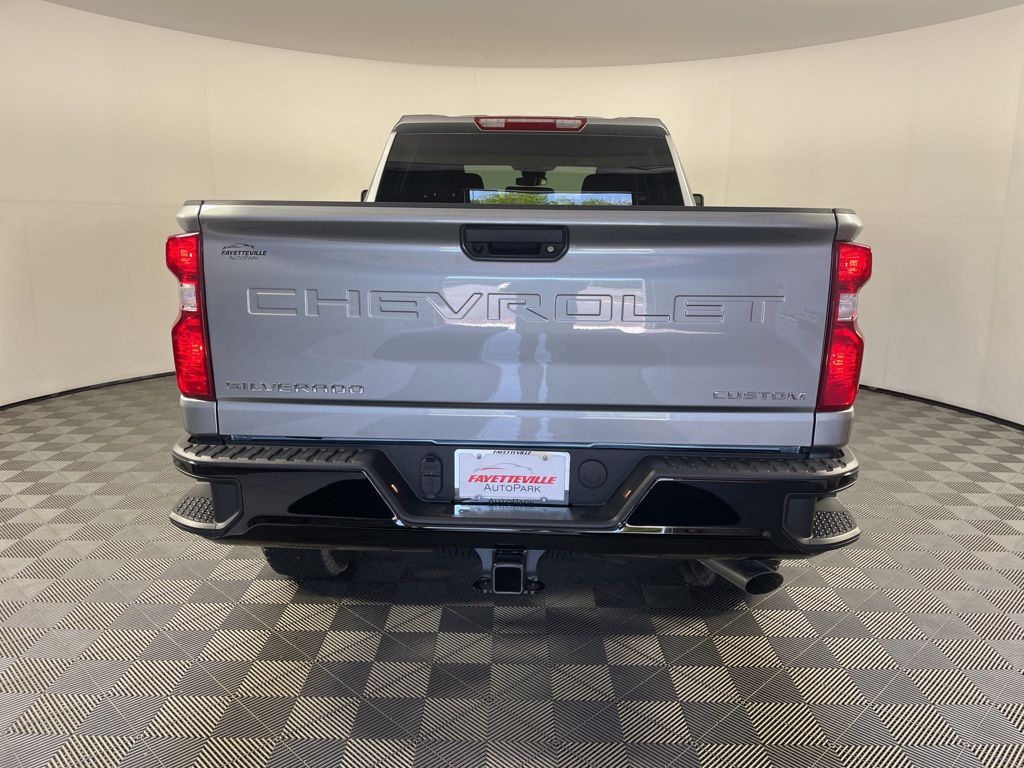 2025 Chevrolet Silverado 2500 Custom 4