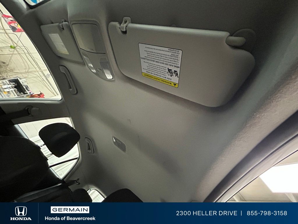 Used 2023 White Kia S image 27