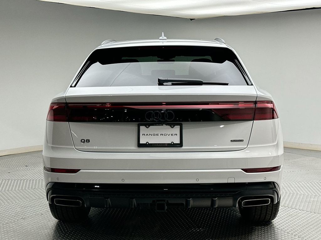 Thumbnail: 2026 Audi Q8 - 12