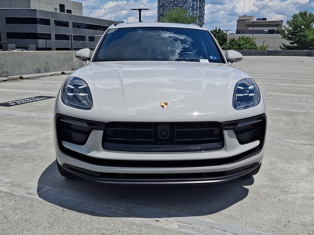 Thumbnail: 2023 Porsche Macan - 6