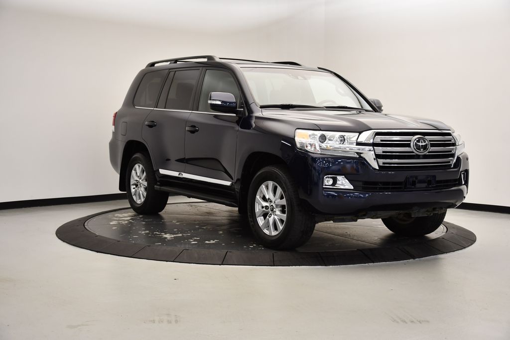 2017 Toyota Land Cruiser  7