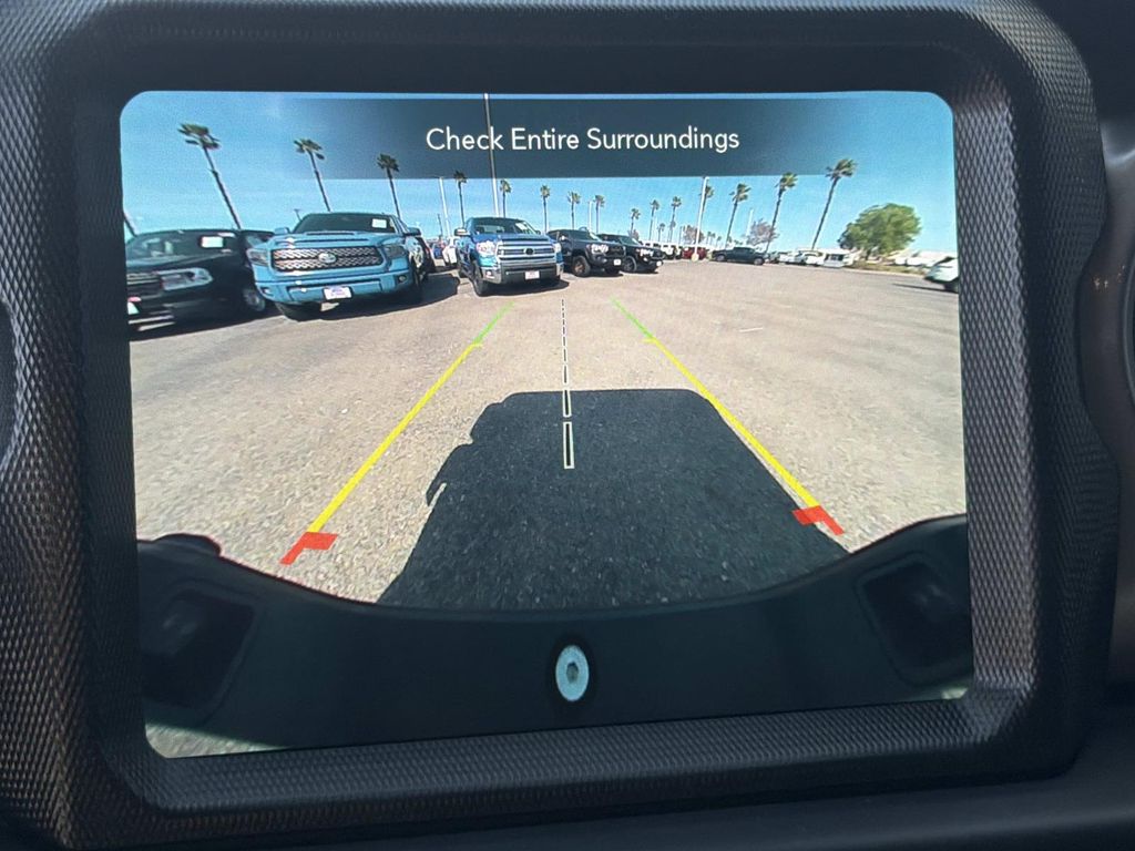 Used 2023 Jeep Gladiator Willys 4D Crew Cab