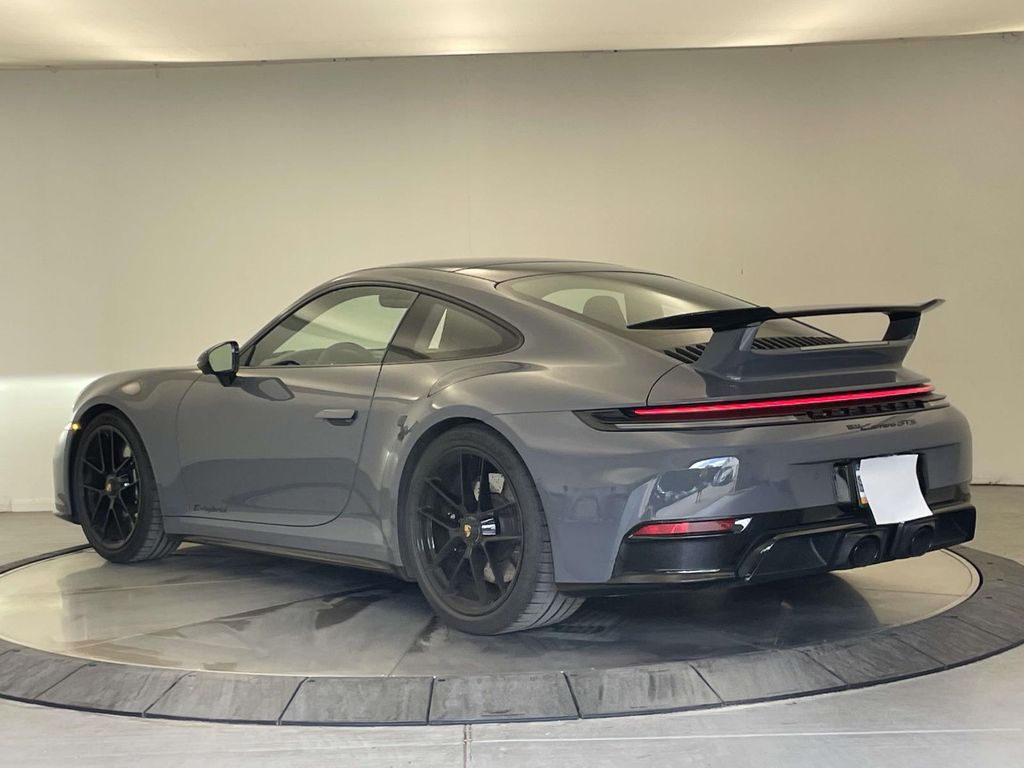 2026 Porsche 911 Carrera GTS - 2