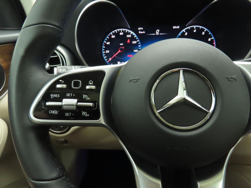 2022 Mercedes-Benz GLC 300 11