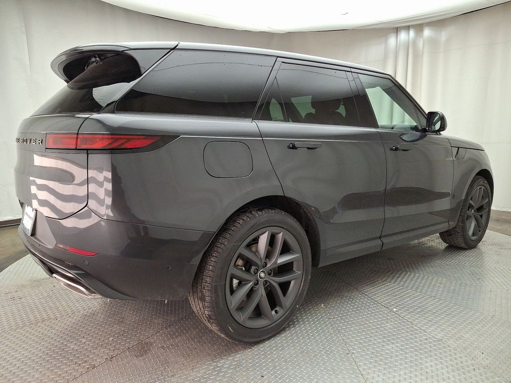 2025 Land Rover Range Rover Sport SE 3