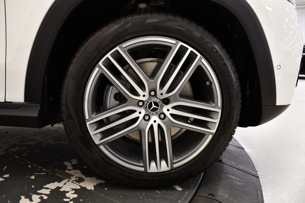 Thumbnail: 2025 Mercedes-Benz GLS - 16