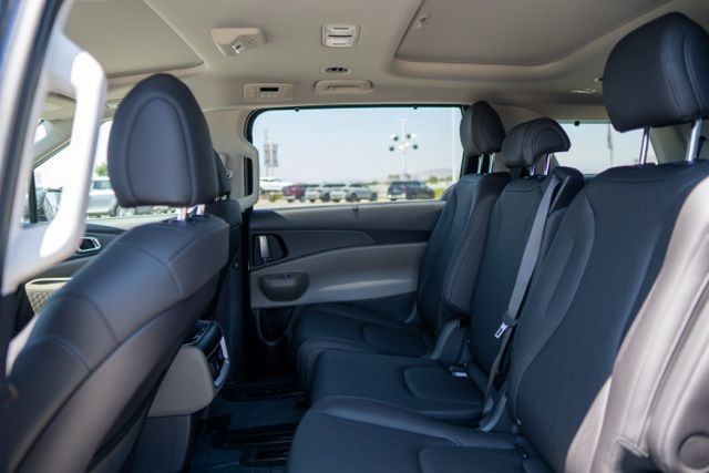 2026 Kia Carnival SX - Photo 12